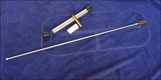 Η βέργα έχει μήκος 85 εκατοστά και μπορεί να καθαρίσει κάθε μήκος κάννης.