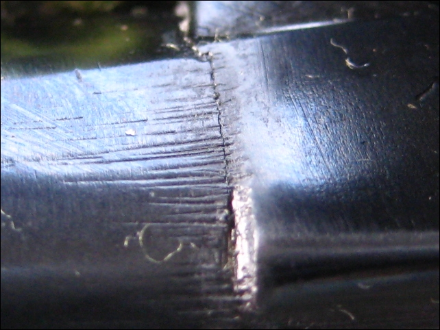 Baikal, ρωγμές σε μονοπλόκ