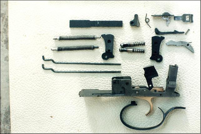 Ο μηχανισμός του μέσου ιταλικού σουπερποζέ είναι απλός με λίγα τμήματα και εύκολα κατανοητός από τον μέσο χρήστη και τον μέσο οπλουργό.